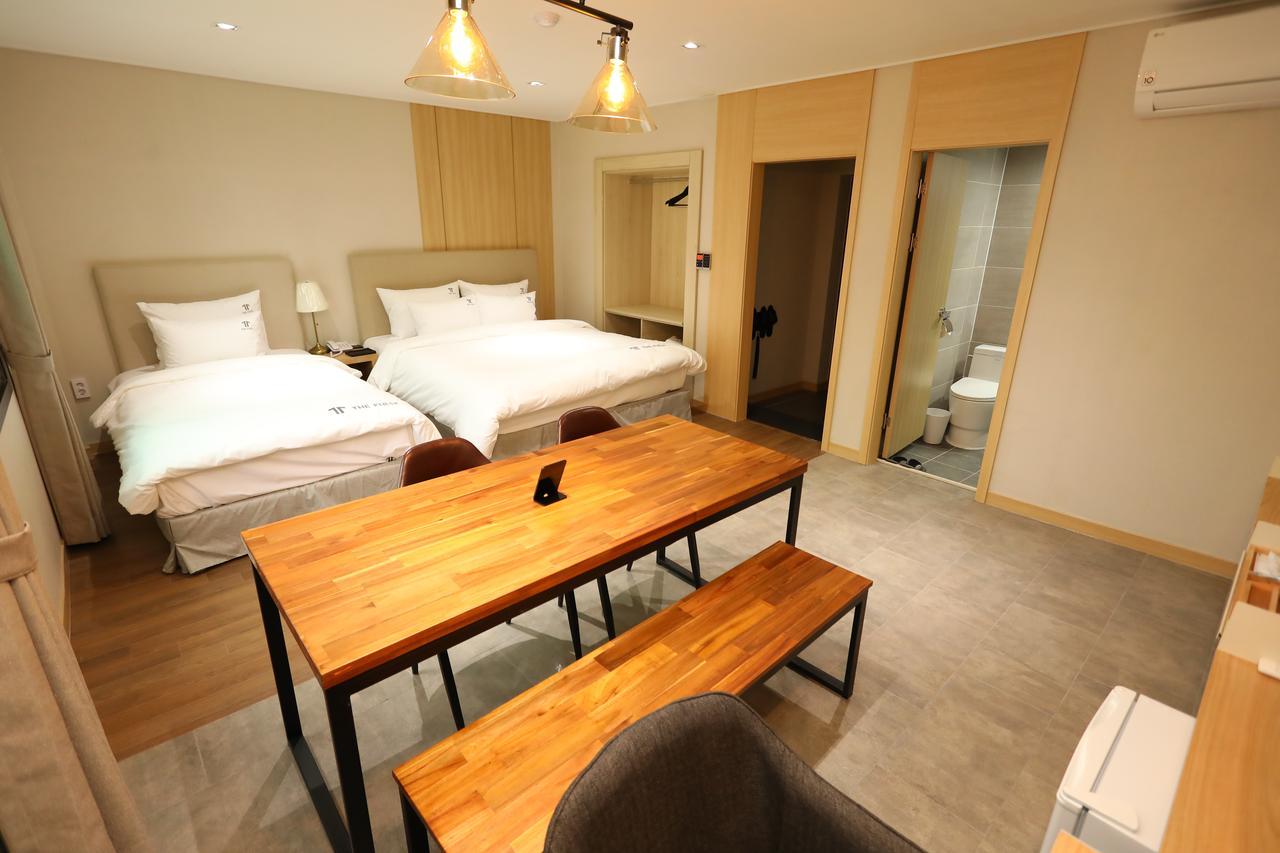 The First Hotel Changwon Exterior photo