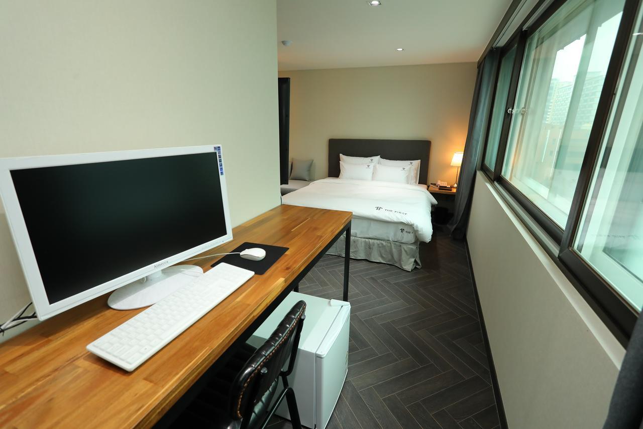 The First Hotel Changwon Exterior photo