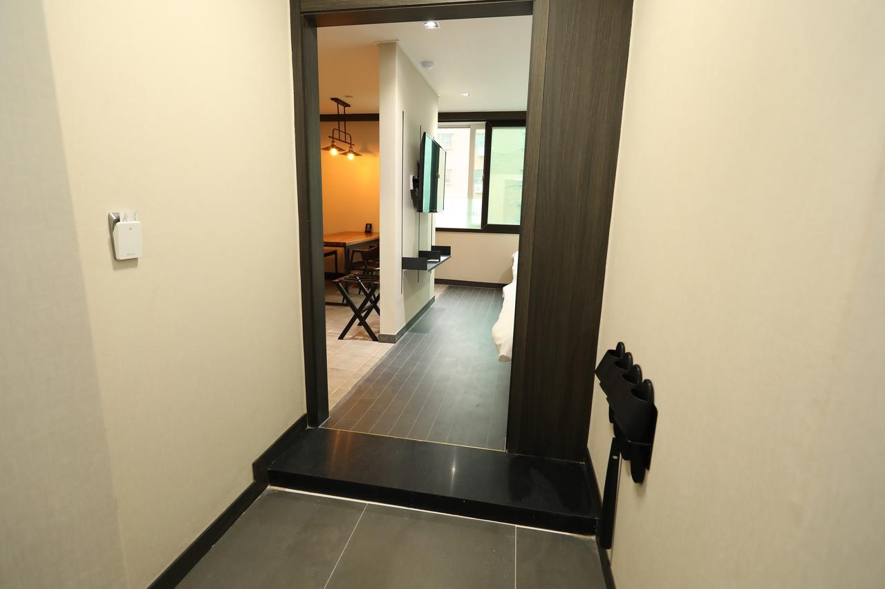 The First Hotel Changwon Exterior photo