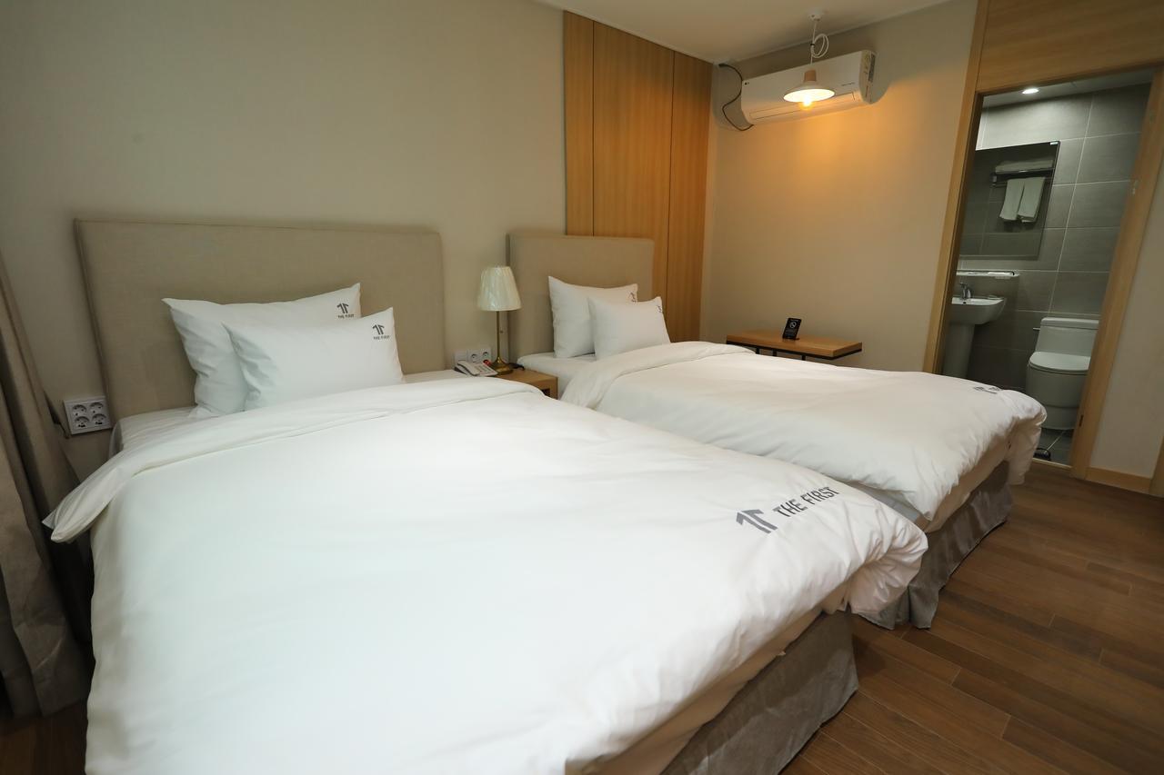 The First Hotel Changwon Exterior photo