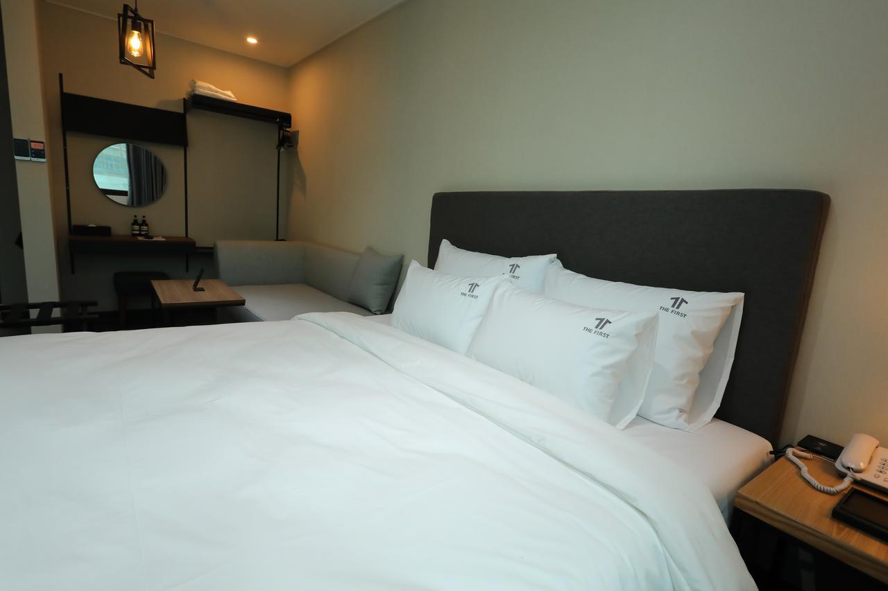The First Hotel Changwon Exterior photo