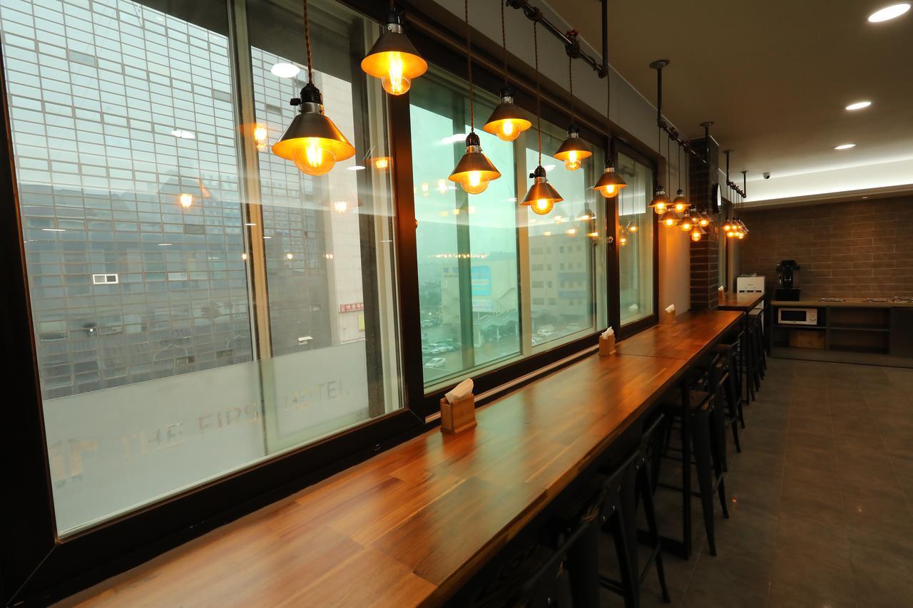 The First Hotel Changwon Exterior photo