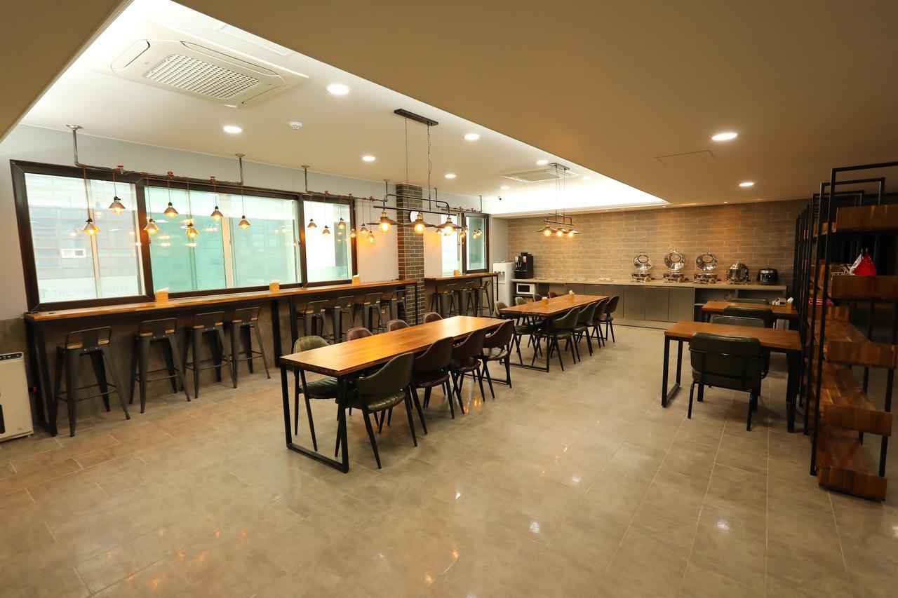 The First Hotel Changwon Exterior photo