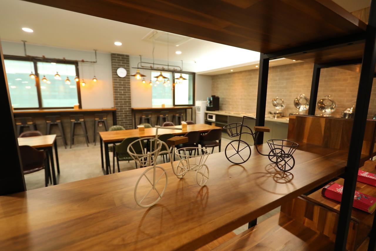 The First Hotel Changwon Exterior photo